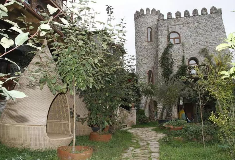هتل Chateau Mere