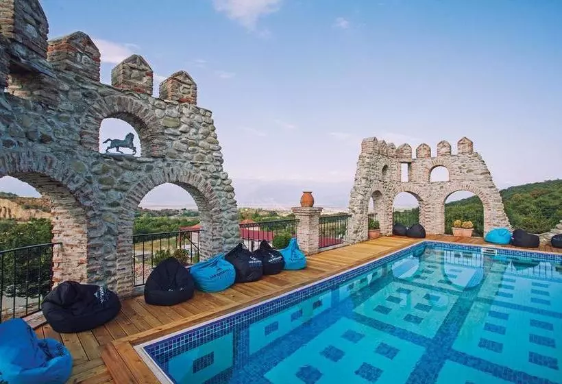 هتل Chateau Mere