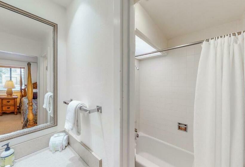 ホテル Cottonwood By Resortquest