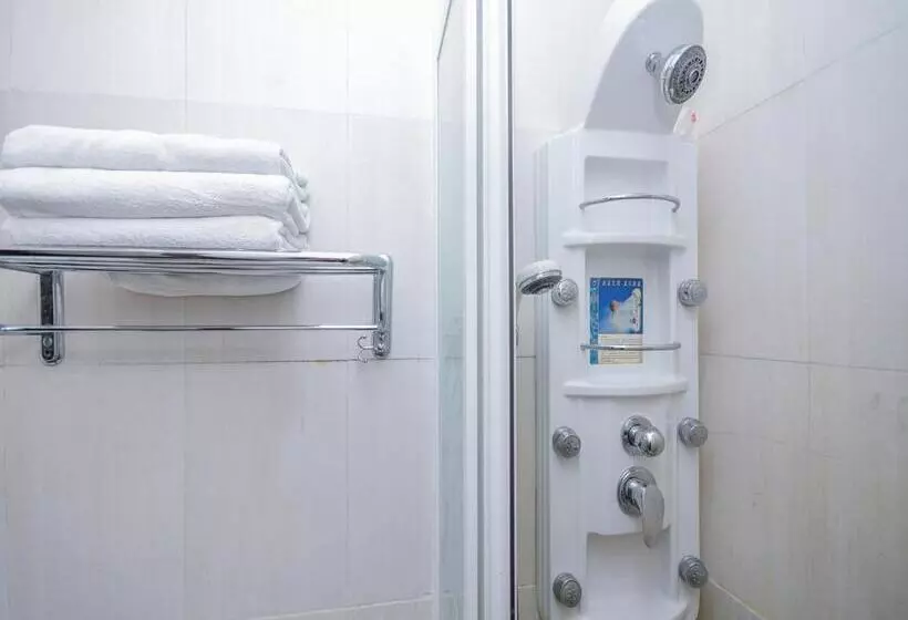 هتل Kenyalang Suite