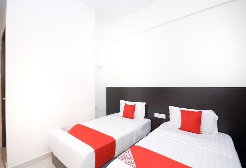 Hotel Kenyalang Suite