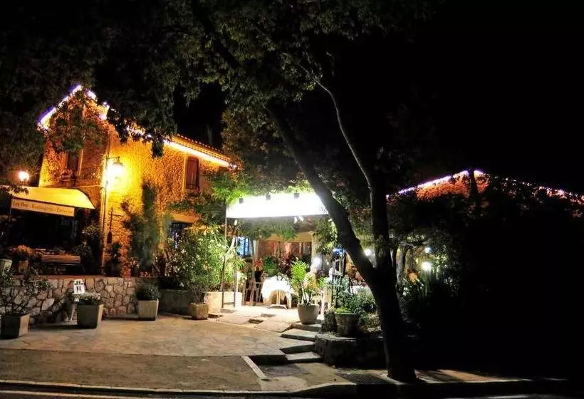 ホテル Restaurant Les Pins