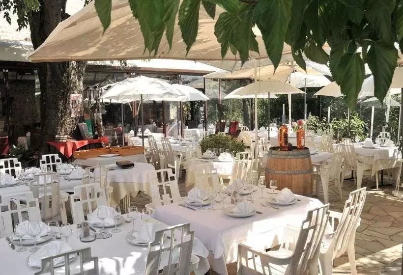 ホテル Restaurant Les Pins