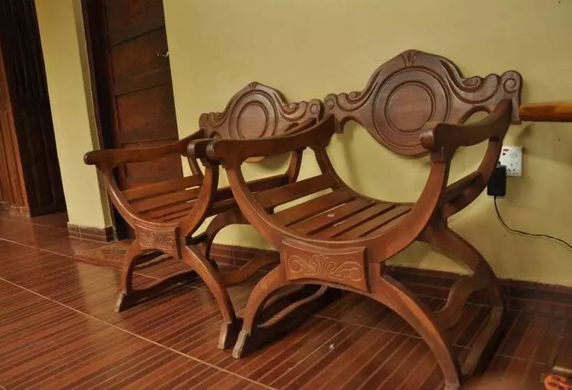 پانسیون Sujatha Tourist Rest