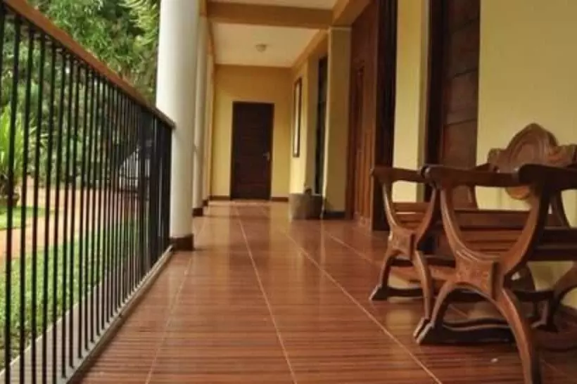 پانسیون Sujatha Tourist Rest