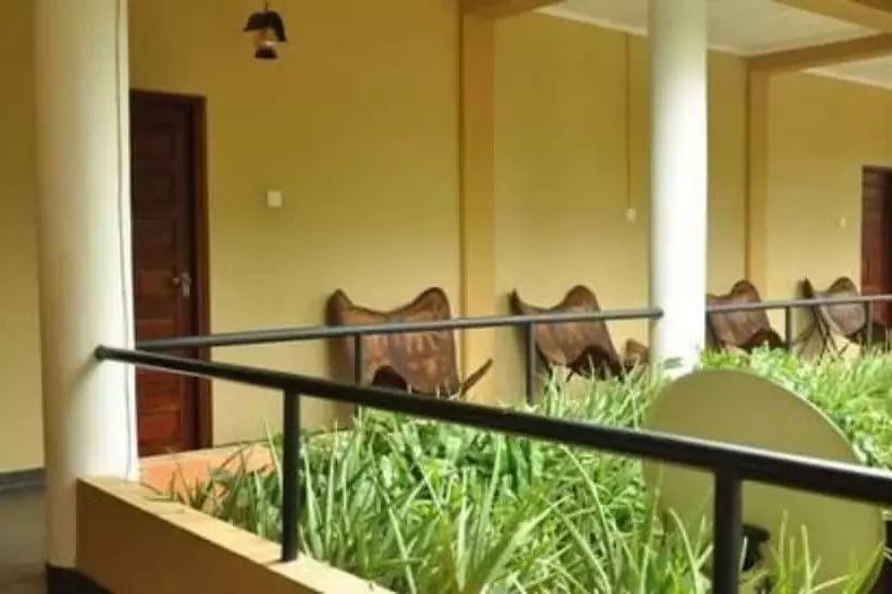 پانسیون Sujatha Tourist Rest