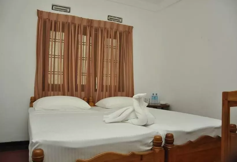 پانسیون Sujatha Tourist Rest
