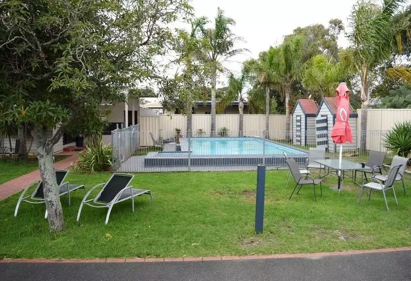 Rosebud Motel