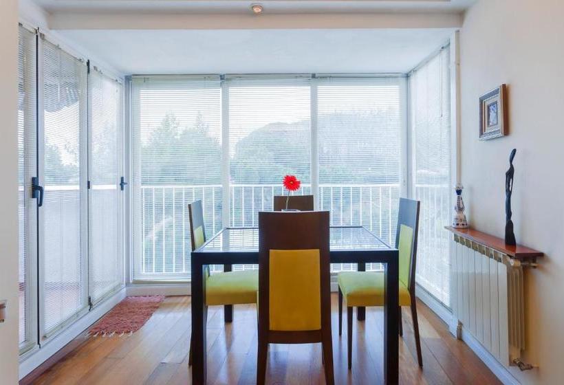 Pyr Select Jardines De Debod