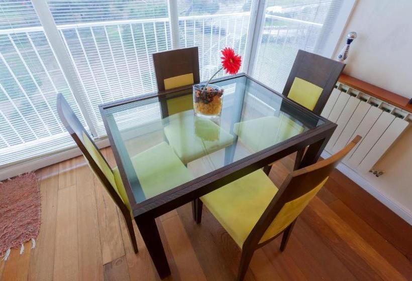 Pyr Select Jardines De Debod