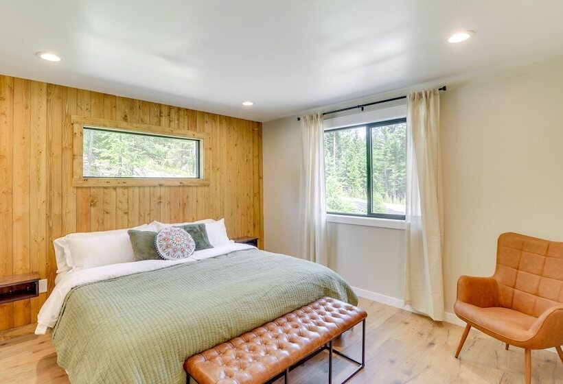 Modern Lakeside Cabin W/ Mountain Views & Hot Tub!