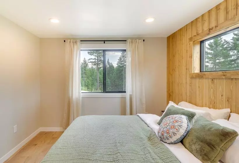 Modern Lakeside Cabin W/ Mountain Views & Hot Tub!