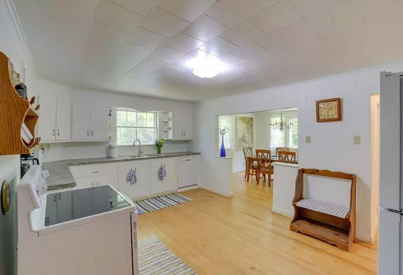 1 Mi To Lake Superior: Cottage W/ Sauna & Rec Room