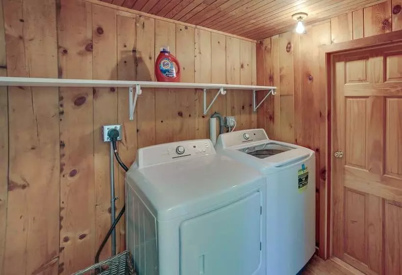 1 Mi To Lake Superior: Cottage W/ Sauna & Rec Room