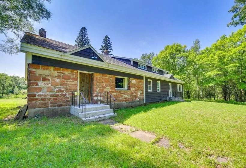 1 Mi To Lake Superior: Cottage W/ Sauna & Rec Room