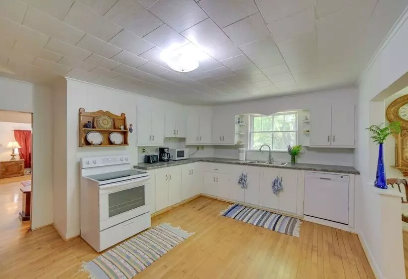 1 Mi To Lake Superior: Cottage W/ Sauna & Rec Room