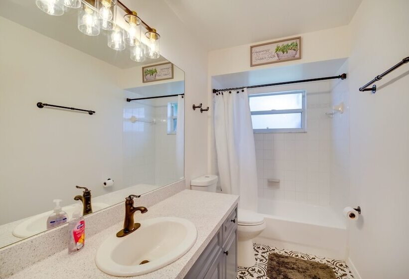 Casa Blanco  Escape W/ Fire Pit In Sebastian!