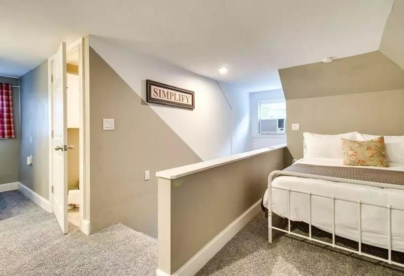 Charming Cotter Vacation Rental, Walk To River!