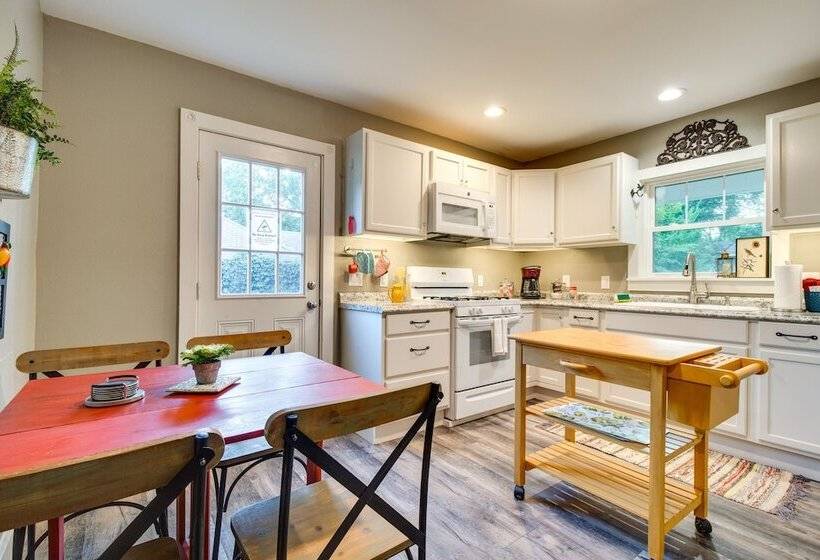 Charming Cotter Vacation Rental, Walk To River!