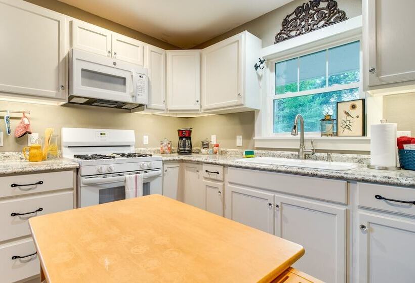 Charming Cotter Vacation Rental, Walk To River!