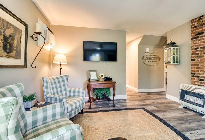 Charming Cotter Vacation Rental, Walk To River!