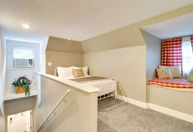 Charming Cotter Vacation Rental, Walk To River!