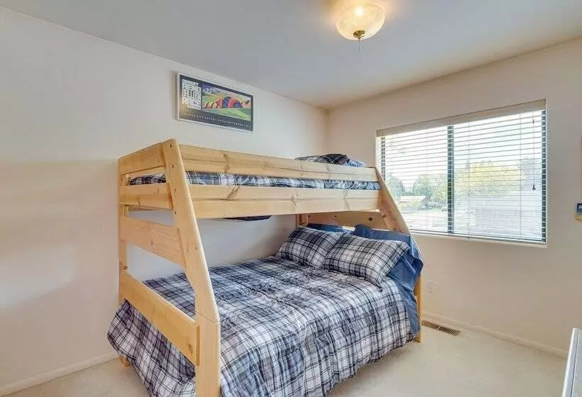 Charming Elko Home W/ Pool Table!