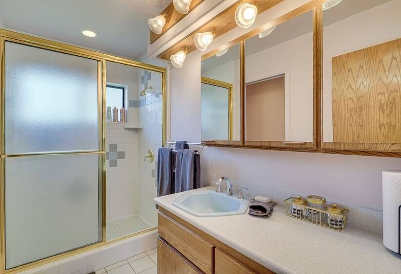 Charming Elko Home W/ Pool Table!