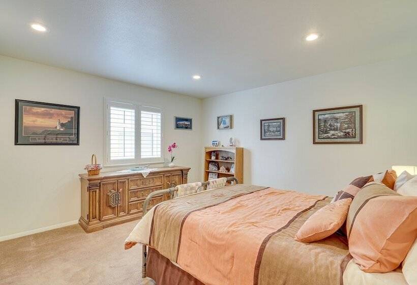 Charming Elko Home W/ Pool Table!