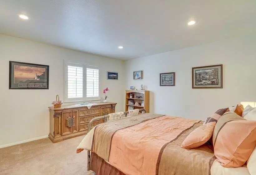 Charming Elko Home W/ Pool Table!