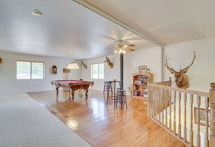 Charming Elko Home W/ Pool Table!
