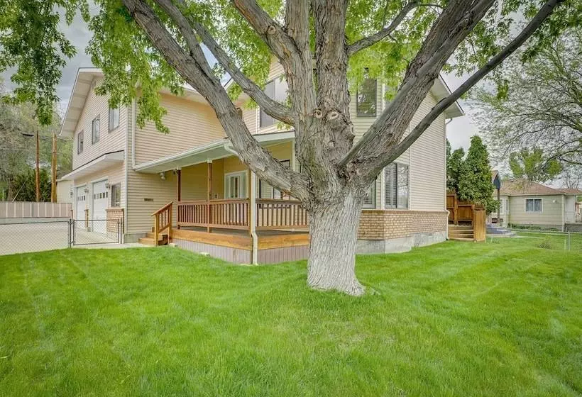 Charming Elko Home W/ Pool Table!