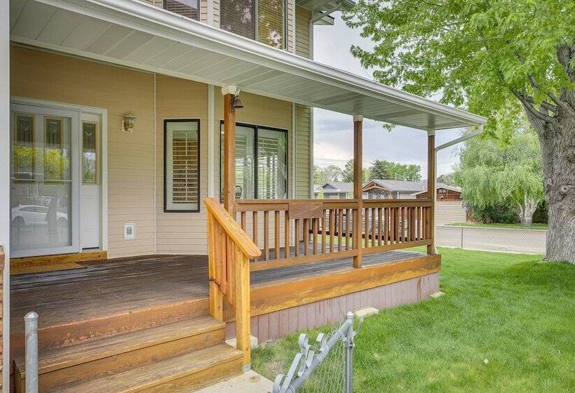 Charming Elko Home W/ Pool Table!