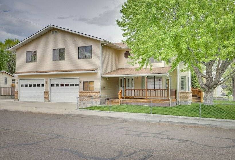Charming Elko Home W/ Pool Table!