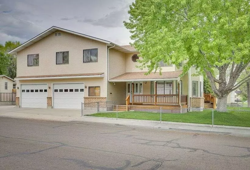 Charming Elko Home W/ Pool Table!