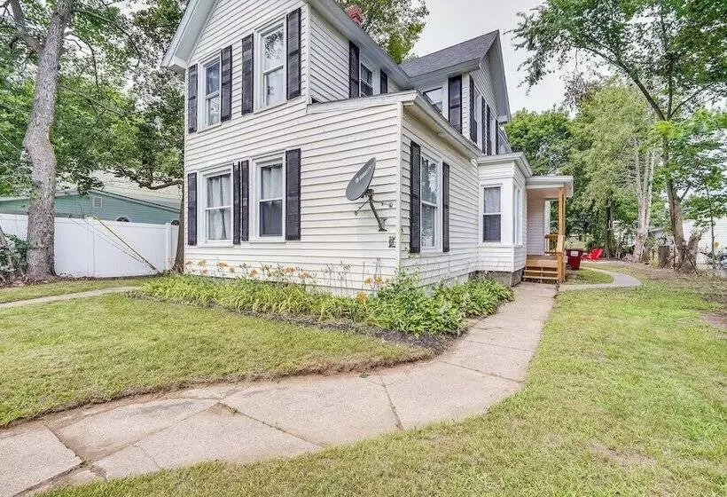 Charming Glens Falls Retreat Near Downtown!