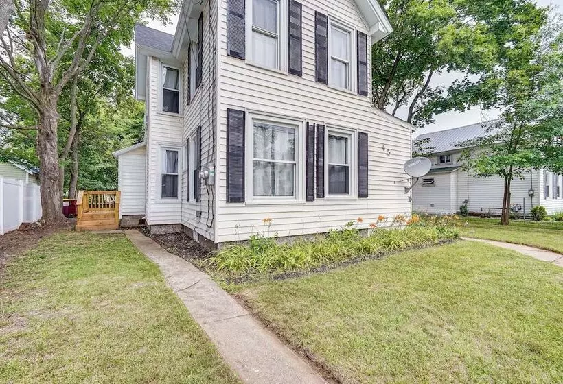 Charming Glens Falls Retreat Near Downtown!