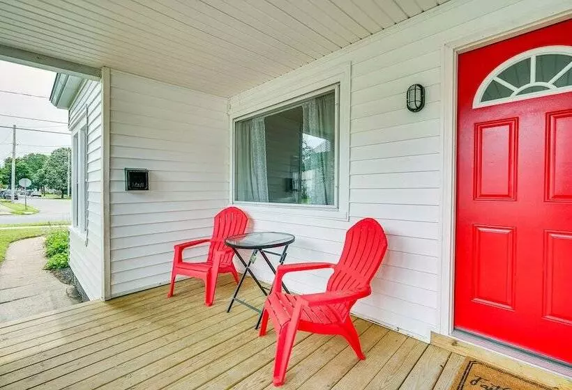 Charming Glens Falls Retreat Near Downtown!