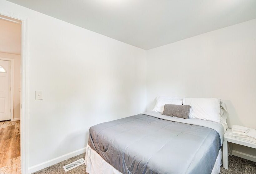 Charming Glens Falls Retreat Near Downtown!