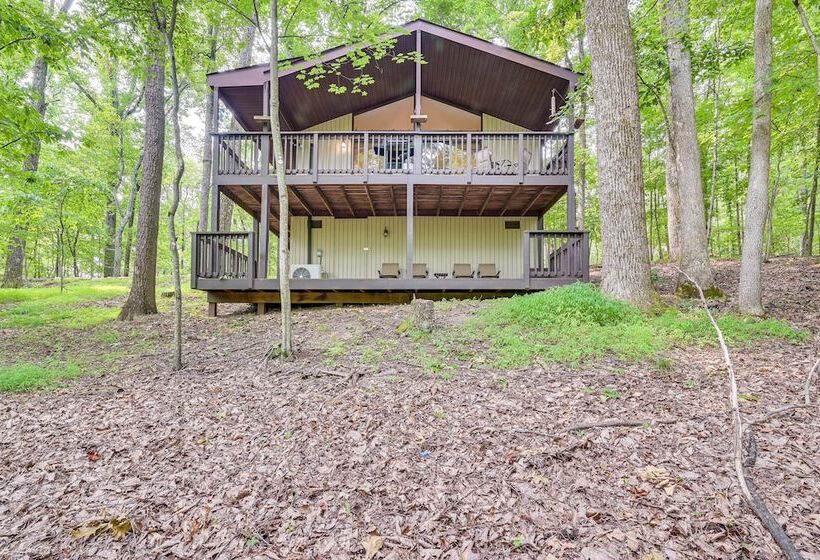 Charming Hedgesville Retreat W/ Deck + Fireplace!
