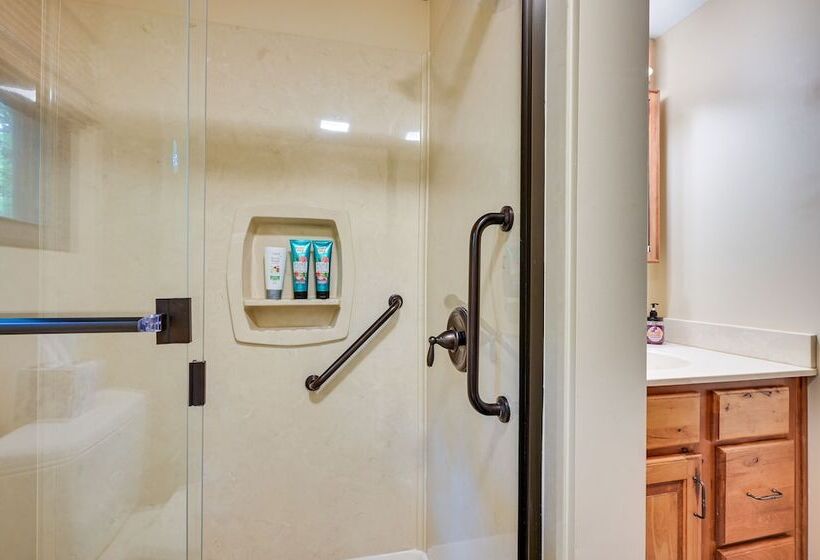 Charming Hedgesville Retreat W/ Deck + Fireplace!