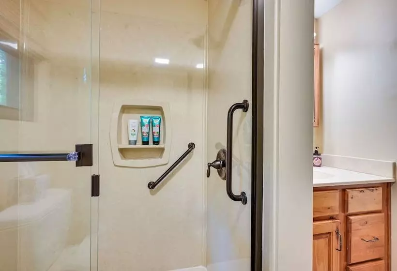 Charming Hedgesville Retreat W/ Deck + Fireplace!