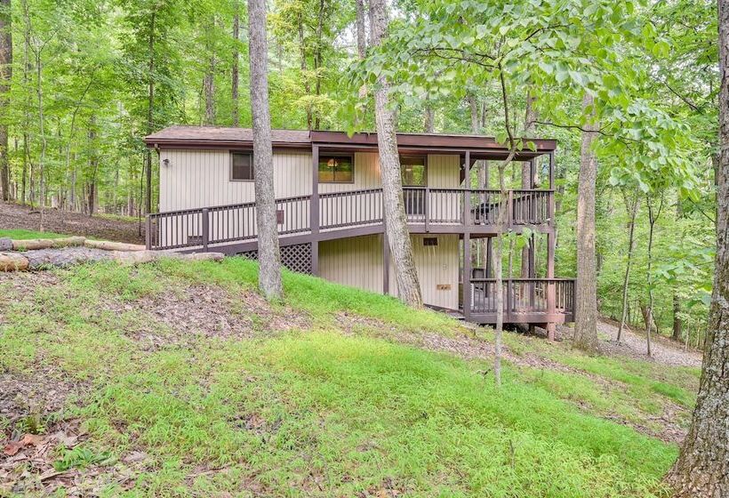 Charming Hedgesville Retreat W/ Deck + Fireplace!