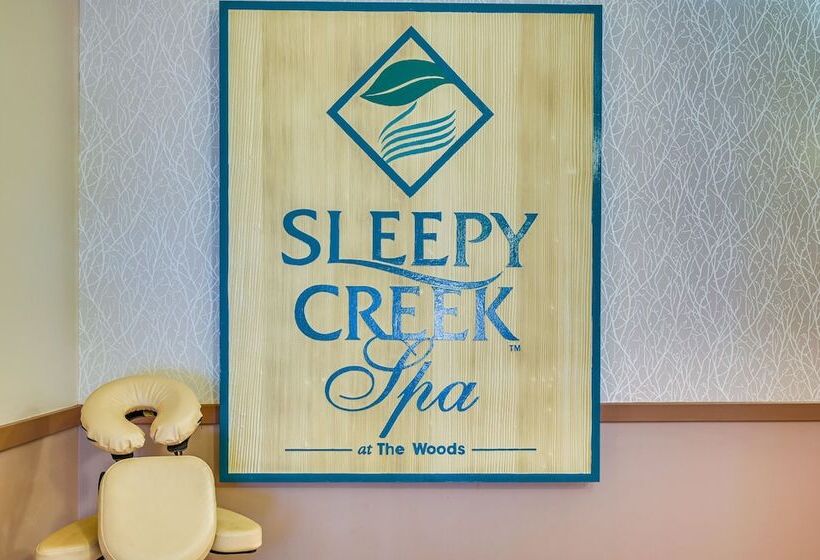 Charming Hedgesville Retreat W/ Deck + Fireplace!