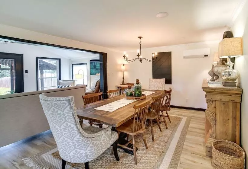 Lakefront Oasis W/ Patio In Hot Springs, Arkansas!