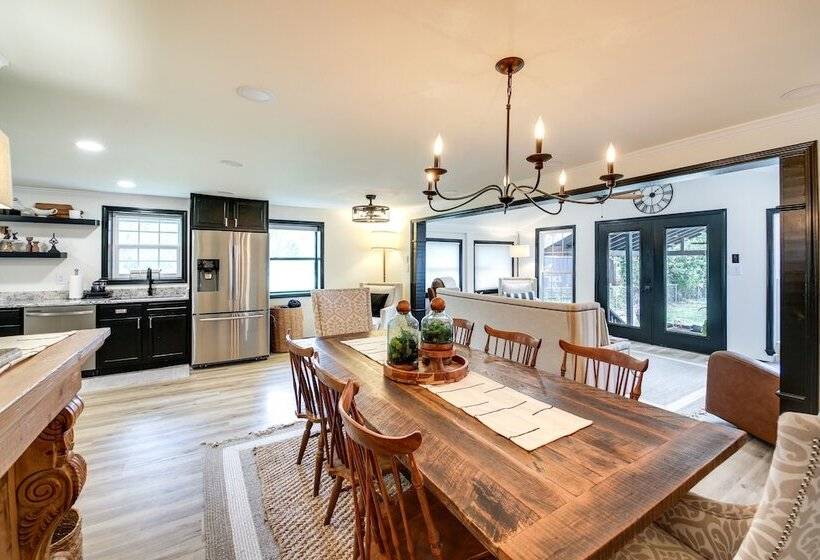 Lakefront Oasis W/ Patio In Hot Springs, Arkansas!