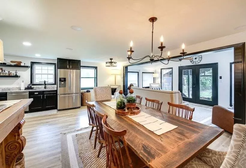 Lakefront Oasis W/ Patio In Hot Springs, Arkansas!