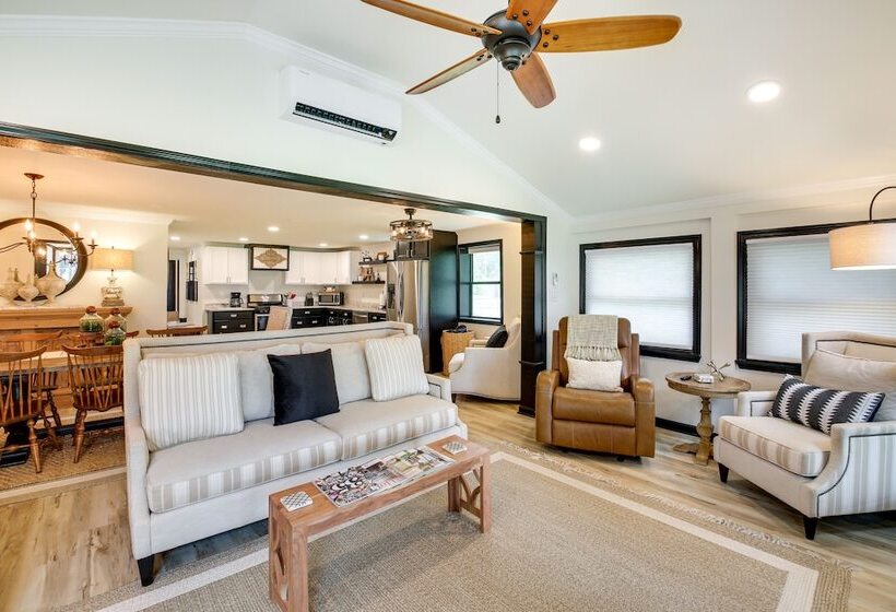 Lakefront Oasis W/ Patio In Hot Springs, Arkansas!