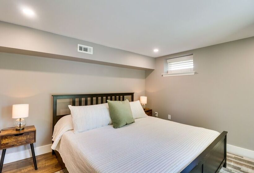 Charming Retreat In Charlottesville W/ Deck!