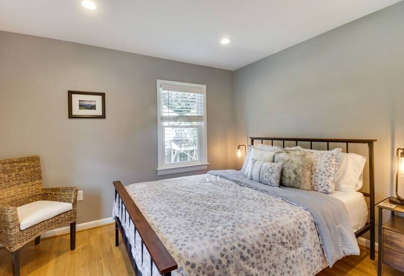 Charming Retreat In Charlottesville W/ Deck!